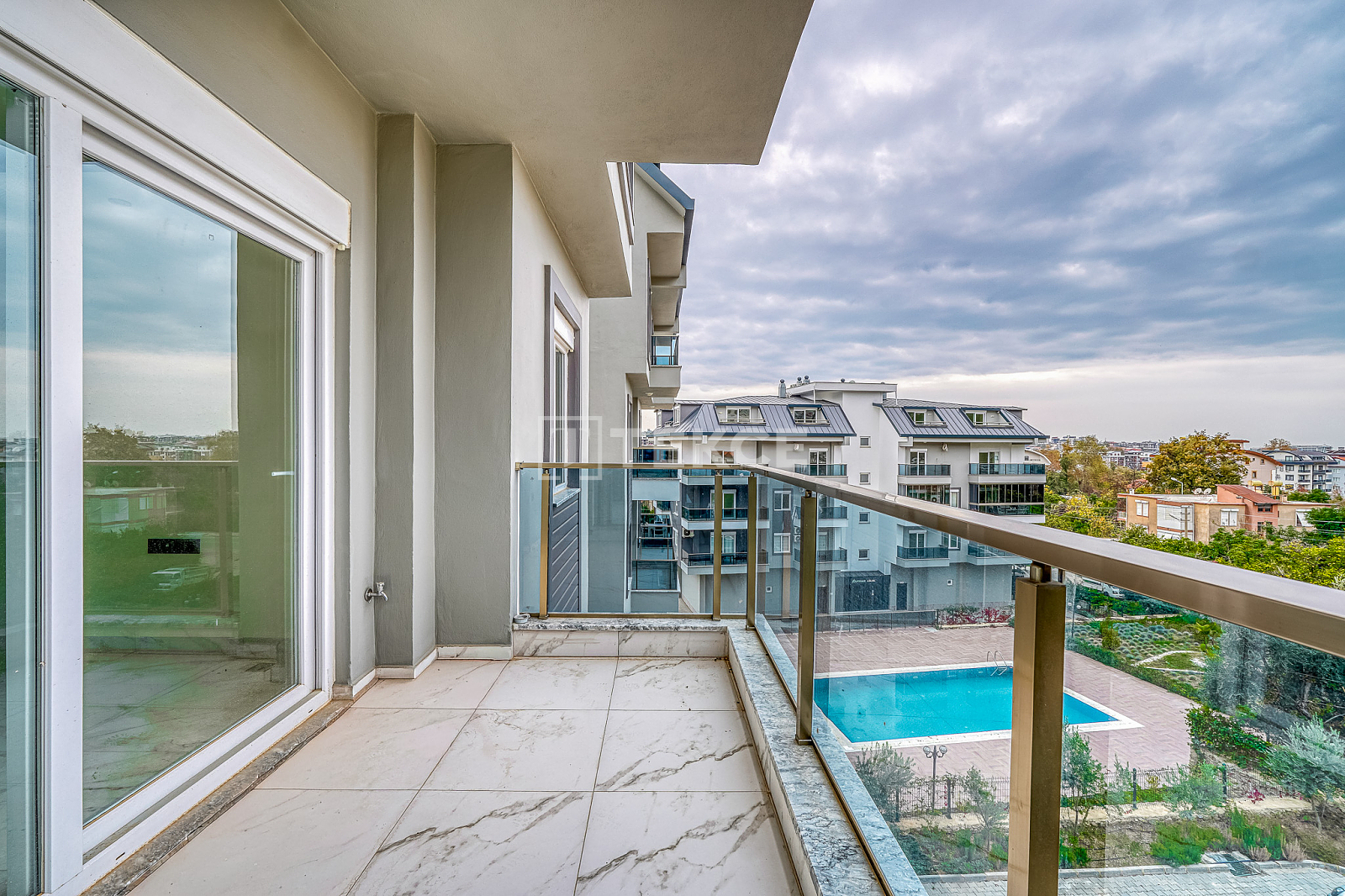 ayt-04831-property-for-sale-in-a-two-block-complex-in-alanya-turkey-te (10)