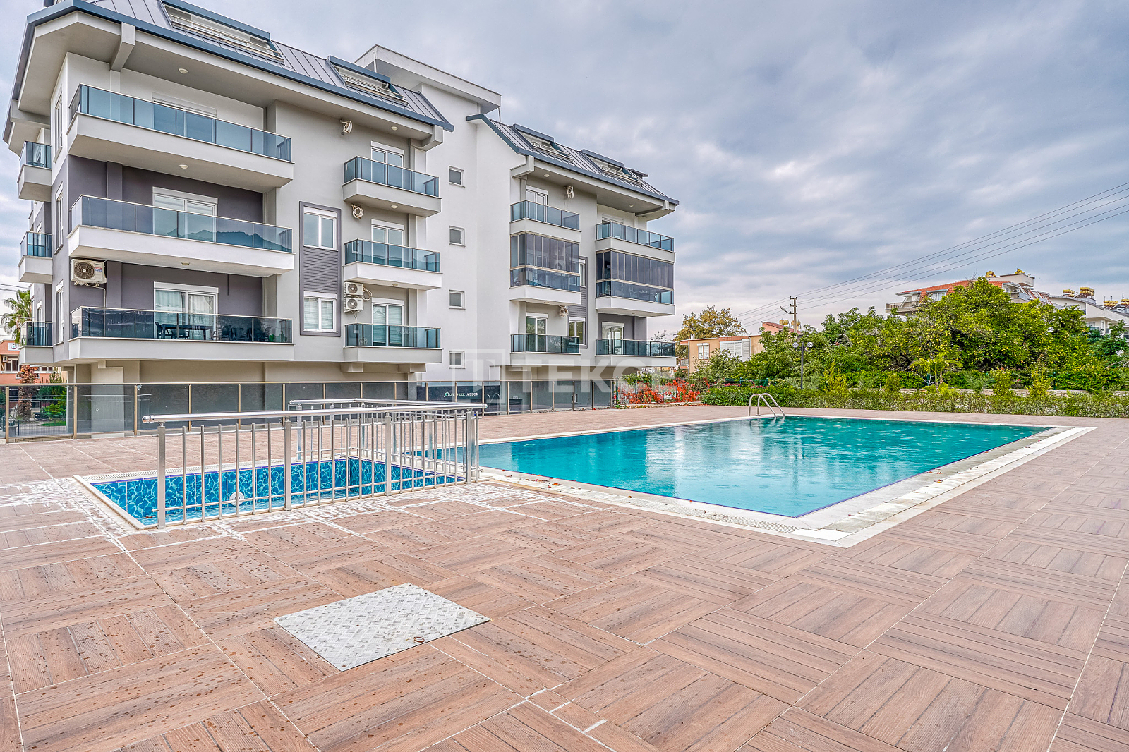ayt-04831-property-for-sale-in-a-two-block-complex-in-alanya-turkey-te