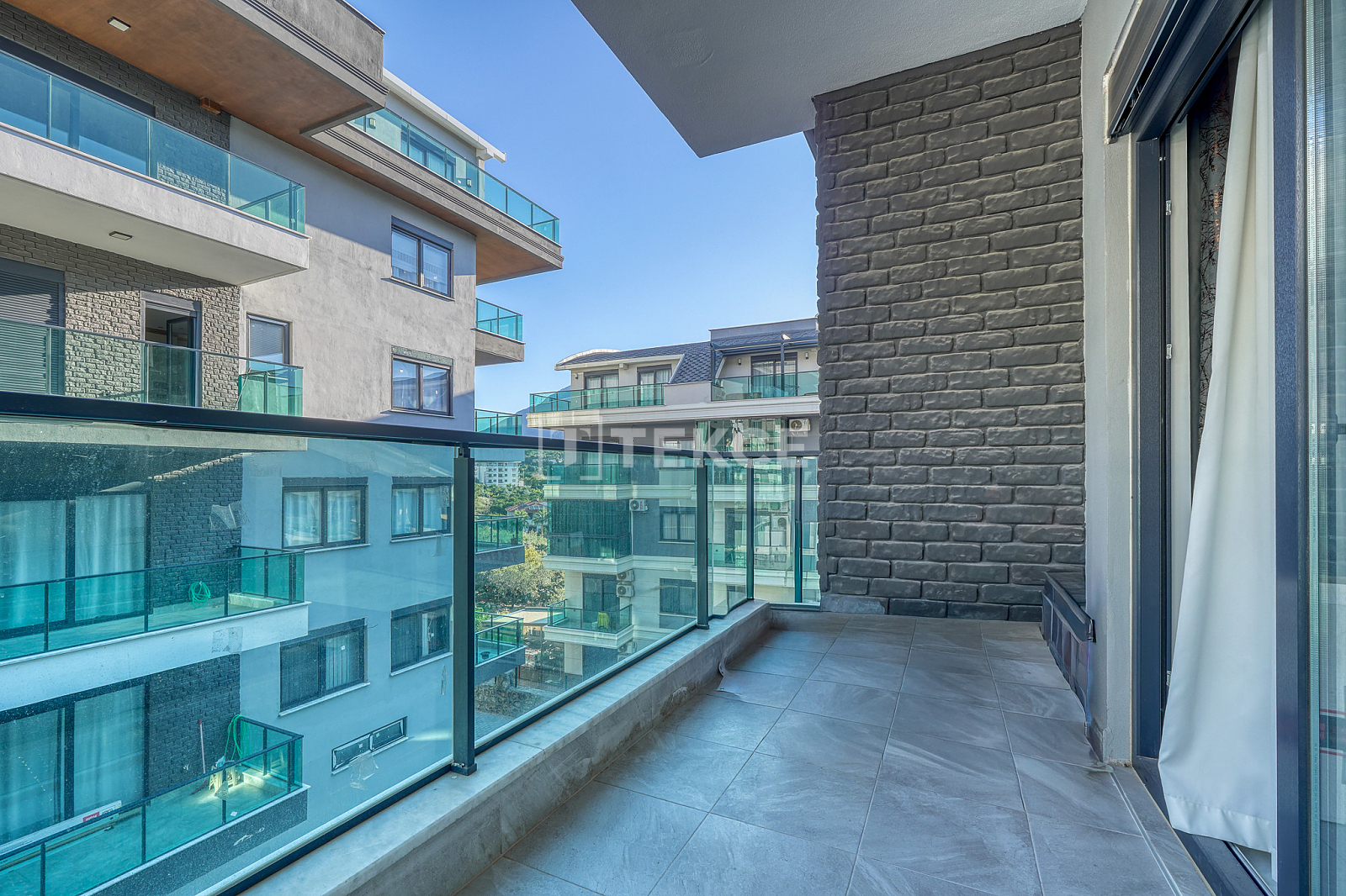 ayt-04843-furnished-apartment-for-sale-in-a-pool-complex-in-oba-alanya-te (8)